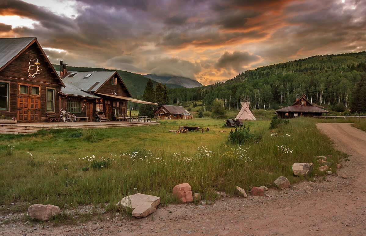 dunton hot springs